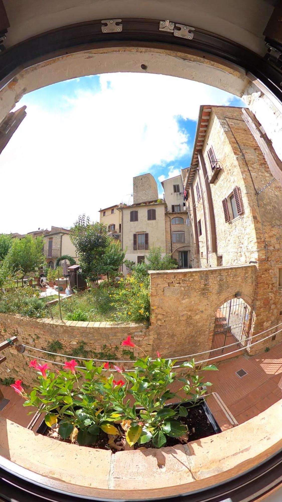 Casa Nel Centro Storico San Gimignano Exterior foto